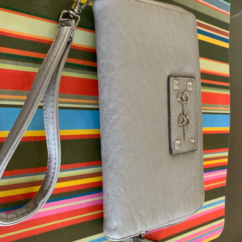 Jessica Simpson wallet.